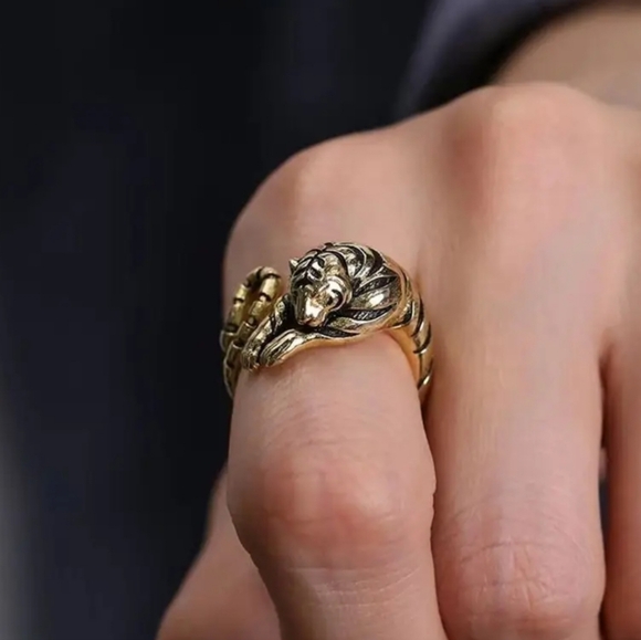 Wild Elegance Gold Tiger Ring - Picture 2 of 6